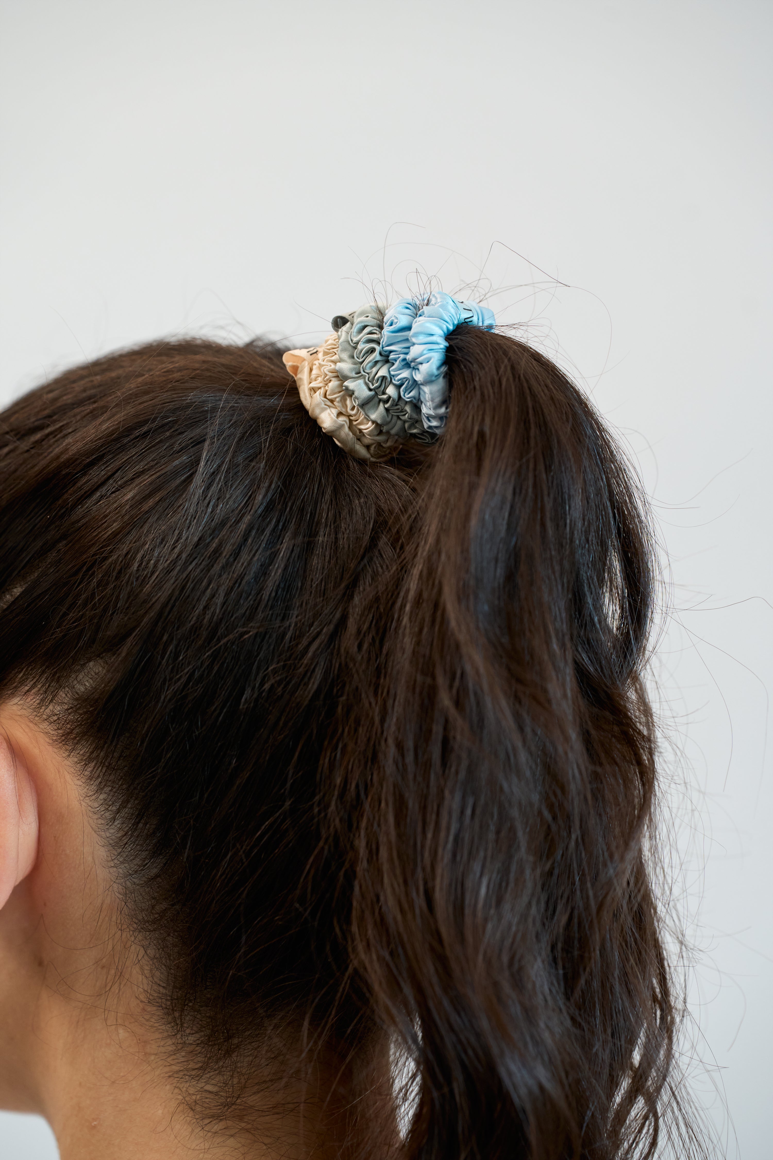 6FiftyTwo | Bluebird Slim Silk Scrunchies – MyHairThing