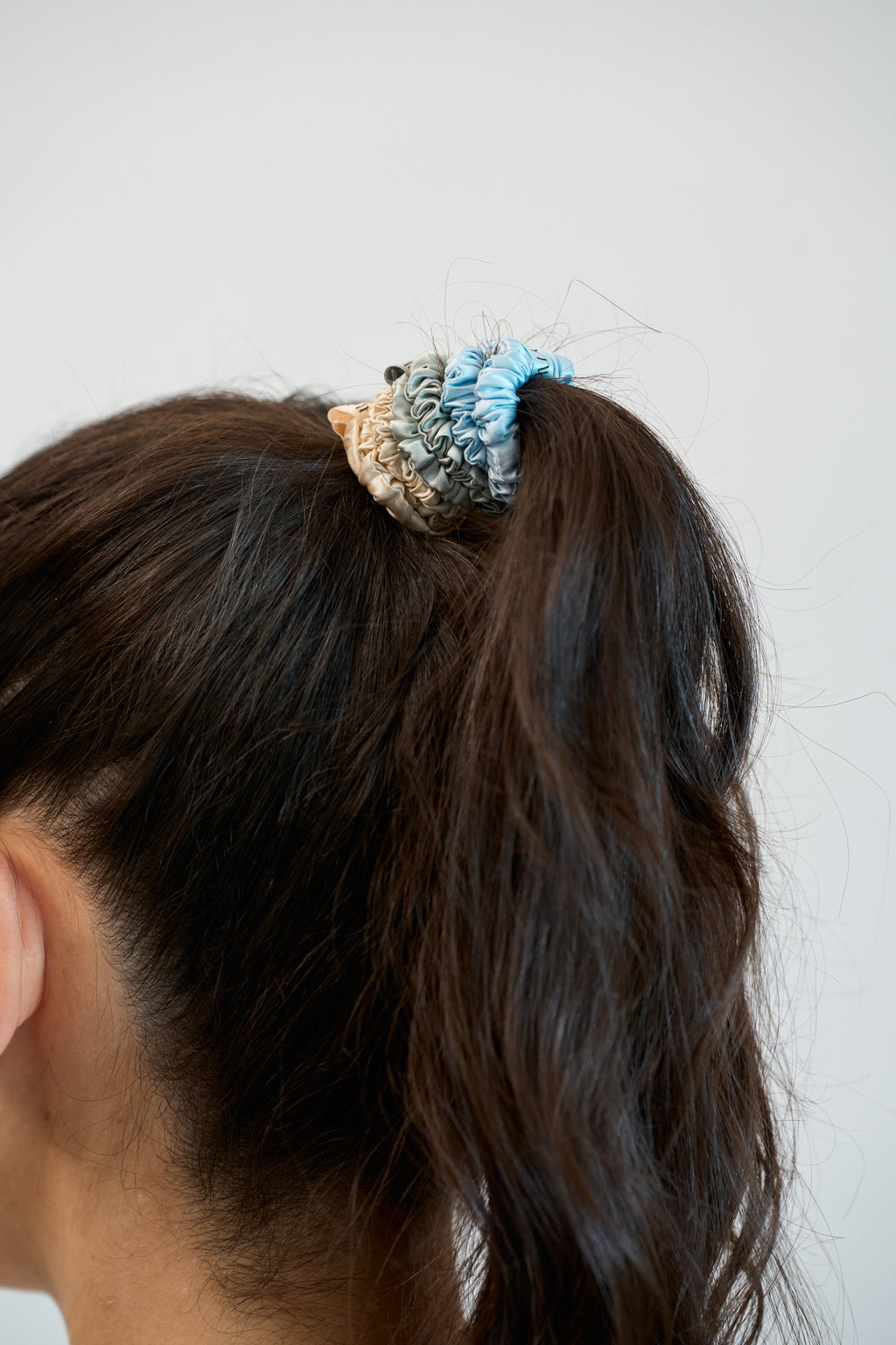6FiftyTwo | Bluebird Slim Silk Scrunchies