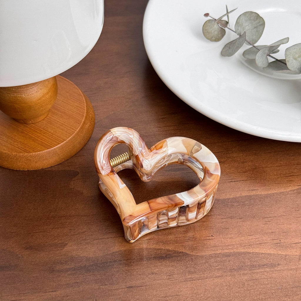 Last True Angel | Heart Silhouette Claw Clip in Caramel Marble 282C